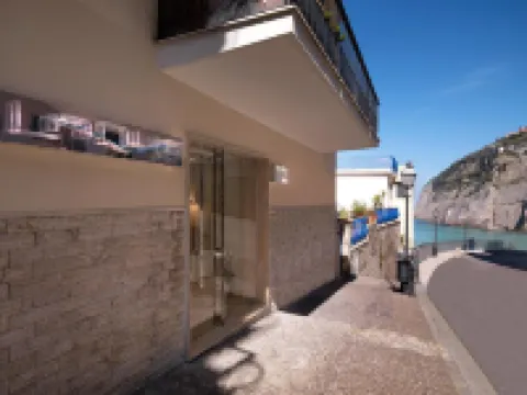 ラクア バイ ザ シー メタのホテル