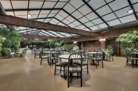 Greenfield Inn & Suites Elizabethtown, KY I65 Exit 94
