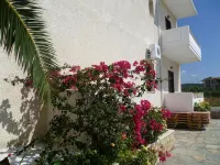 Karmi Apartments Hotels in Kolimvari