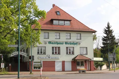 Gasthaus & Hotel Grünhof Hotels near St. Marienkirche