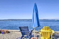Fire Pit, Views and Beach Access Waterfront Escape!