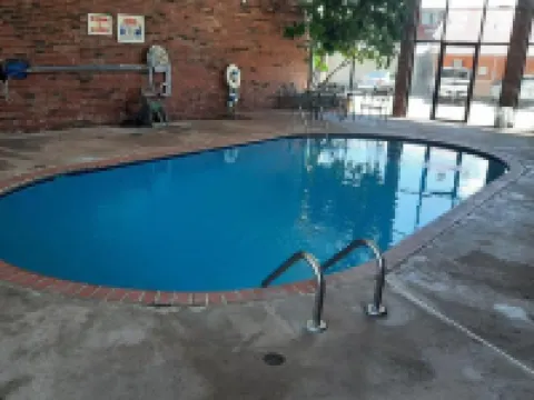 บลูริบบอน อินน์แอนด์สวีทส์ โรงแรมในSallisaw