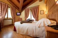 Laghetto Alpine Hotel & Restaurant
