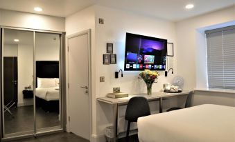 Bella Vista Hotel & Self Catering Suites