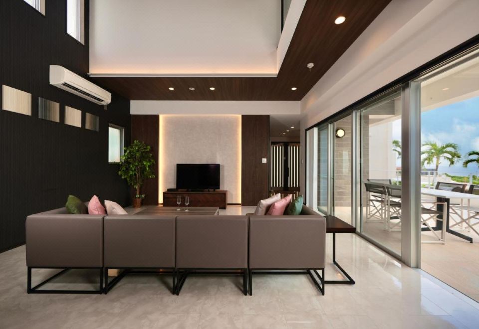 2. 크리스탈 빌라 ..