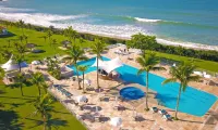Itapema Beach Hotel & Convention by Nobile فنادق في Itapema