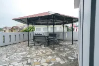 RedDoorz Syariah Near RS Awal Bros Batam Hotels in Batam Kota