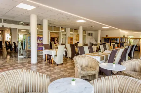 Aphrodite Hotel Отели в г. Залакарош