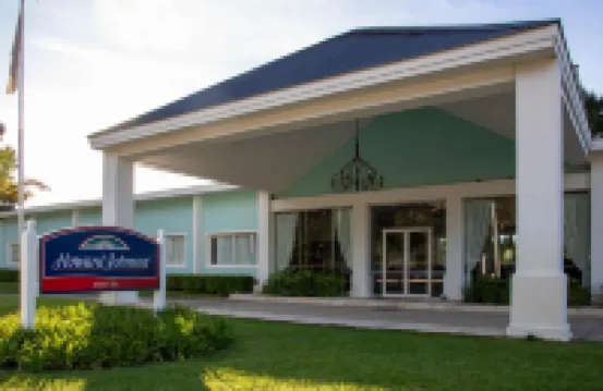 Howard Johnson by Wyndham Carilo Convention Center