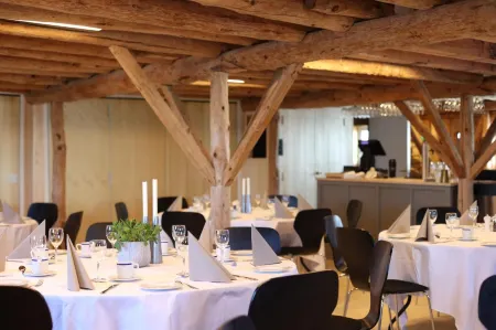 Fjordbris Hotel Отели в г. Странн