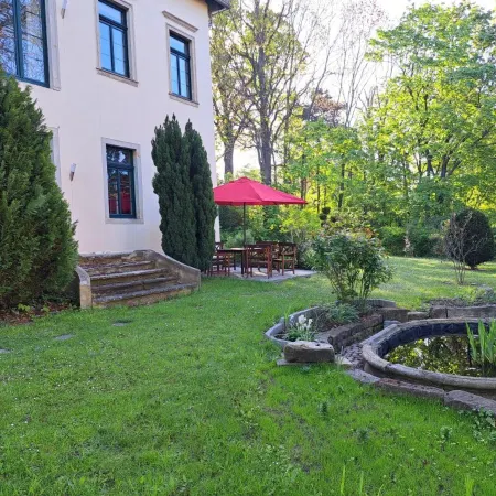 Gästehaus Villa Seraphinum Отели рядом с достопримечательностью «Мост Локвицталь»