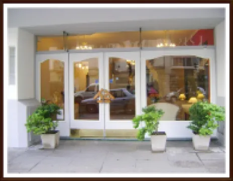 Alpino Hotel โรงแรมใกล้สนามกีฬา G.E.B.A