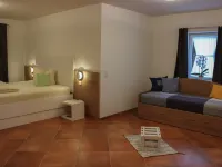 Wirtsberg Pension & Cafe Hotels in Eching