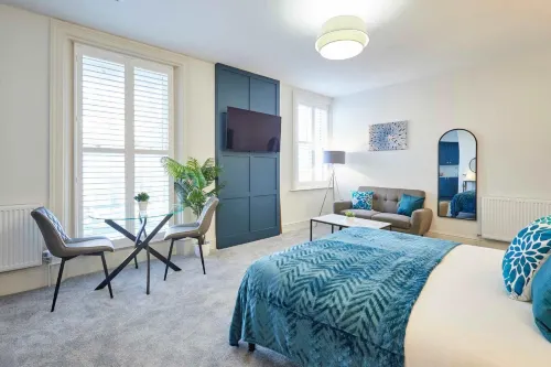 Host & Stay - The Langley Hotel - Homestays