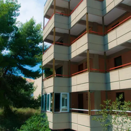 Apollonia Hotel Apartments Отели рядом с достопримечательностью «Пляж Астир»