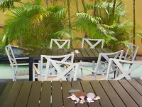 폴리네시안 비치 클럽 호스텔