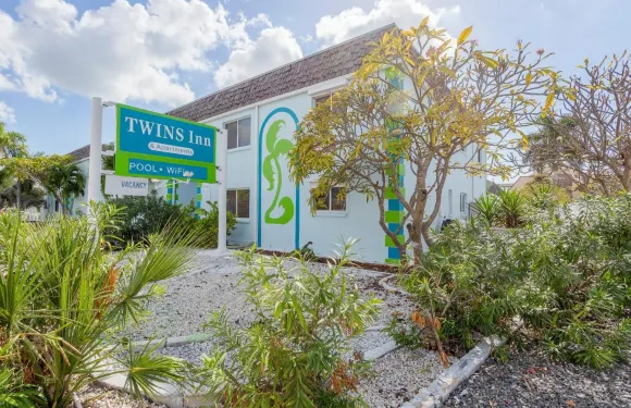 雙生旅館及公寓