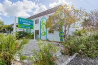 Twins Inn & Apartments Hotels in Treasure Island