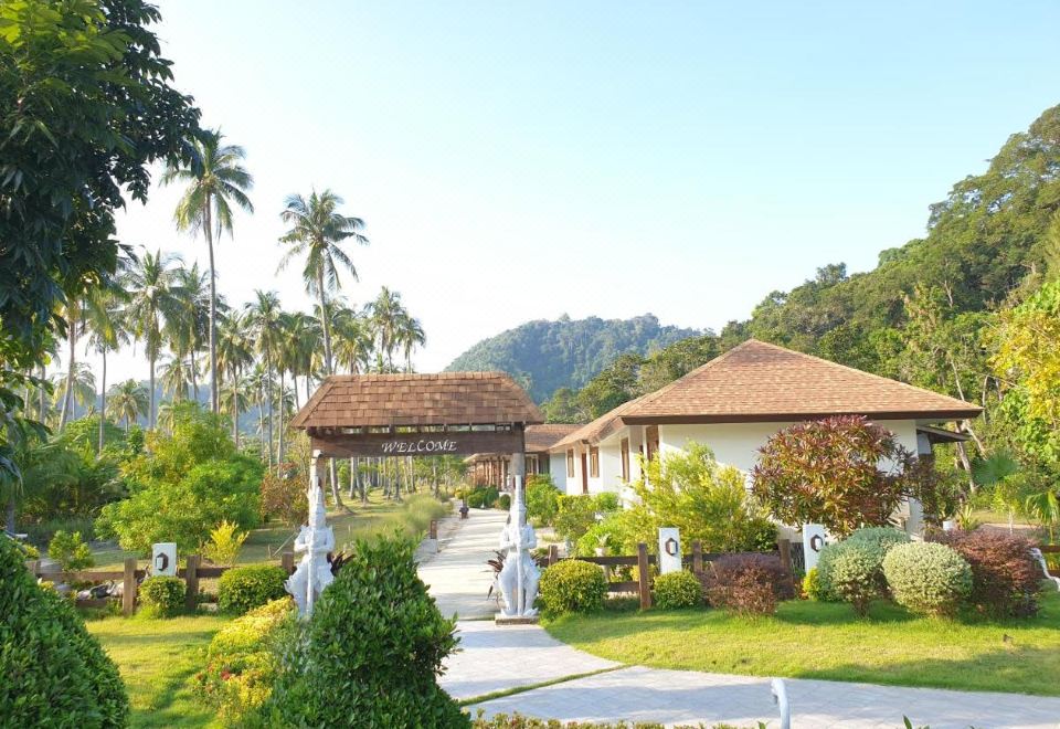 1. Koh Ngai..