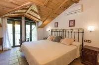 Calerilla Hotel - parking