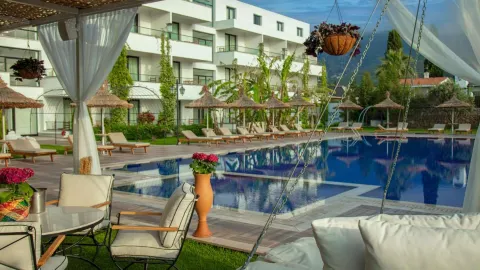 Palmonte Suites Hotel & SPA in Karavas