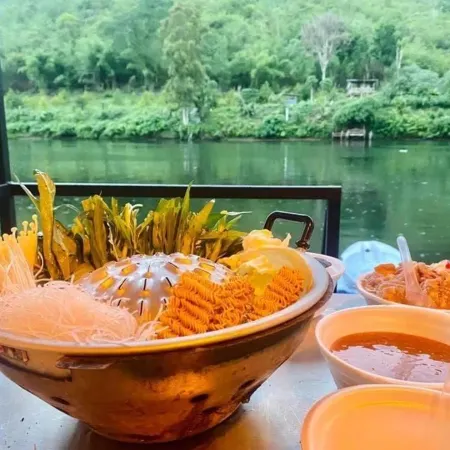 River Hill Side Resort