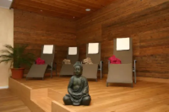 Hotel Herzblut - Joker Card Included in Summer