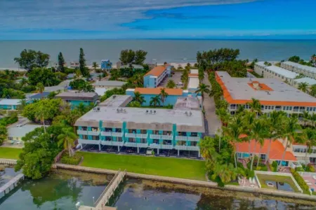 Anna Maria Island Beach Palms 6B Отели в г. Брадентон Бич