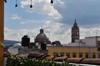El Suburbio - Serapio Rendon