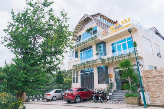 Quy Tai Premium Hotel Hotels in Dalat