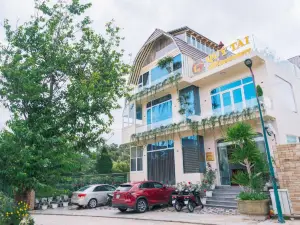 Quy Tai Premium Hotel
