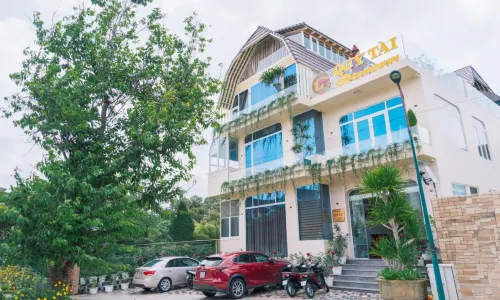 Quy Tai Premium Hotel