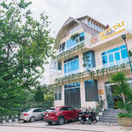 Quy Tai Premium Hotel
