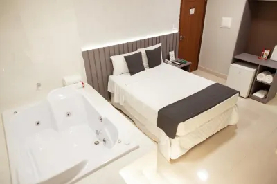 Paris Hotel by H Hotéis - Business Hotels in Ceilândia