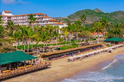 Private Beach Sunsol Isla Caribe Photo