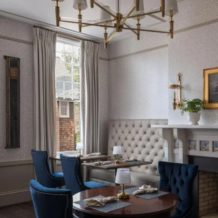 86 State Circle - Luxury Boutique Hotel