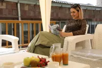 Popock Baghramyan - breakfast