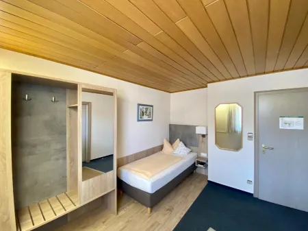 Hotel am Rosenbad Отели в г. Фульда