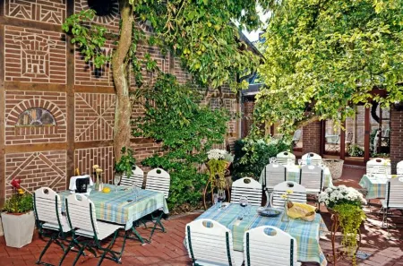 Flair-Hotel Neeth Отели в г. Витмольдт