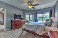 Lake View, Pool Access: Idyllic Camdenton Condo! - Apartments