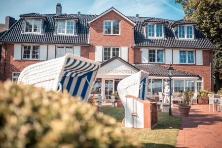 Strandhotel Strande Отели в г. Лабё