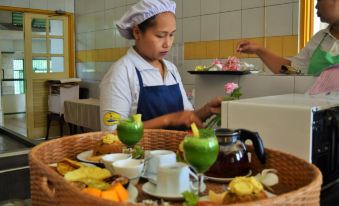 Hotel Deli River and Restaurant Omlandia