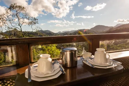 Pousada Monte Imperial Отели рядом с достопримечательностью «Palácio Rio Negro»