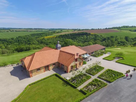 Domaine d'Essendiéras Отели в г. Сент-Элуа-Ле-Тюильри