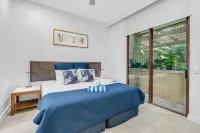 Elysium Private Apartments Triton by the Sea