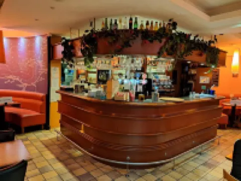Hôtel le Phare Hotels in Ouistreham