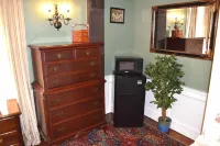 Silsbee's by Daniels House