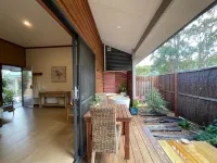 Grape Juice Retreat Rustic Romantic Gateway 5Mins to Beaches & Town