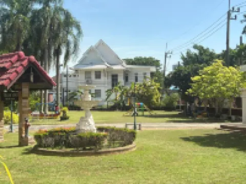 Muang Thong Family Suite Hatyai Hotels near Hat Yai Technical College