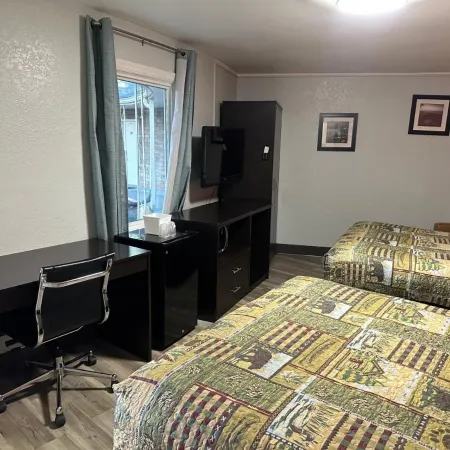 Whispering Pines Motel